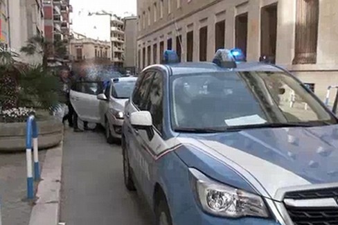 Blitz contro i clan Mercante e Strisciuglio. IL VIDEO.