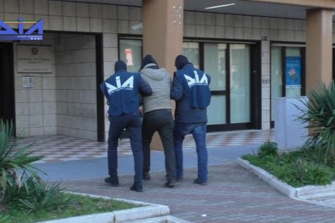 Un mare di droga dall'Albania: 37 arresti. Blitz anche a Giovinazzo
