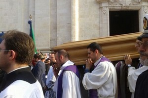I funerali di Monsignor Luigi Martella