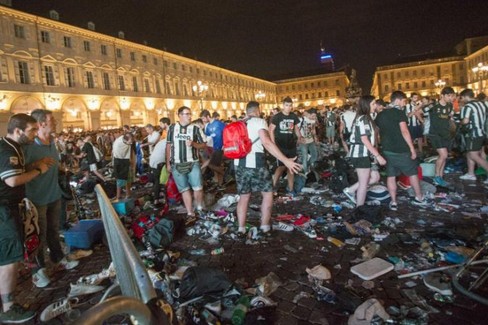 Devastazione dopo la ressa