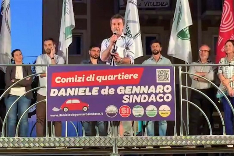 Daniele de Gennaro ed i suoi sul palco