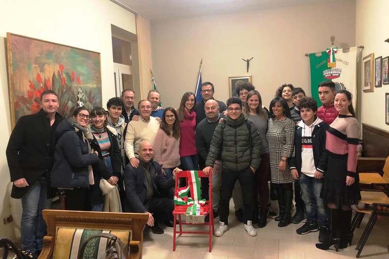 La donazione nella stanza del sindaco