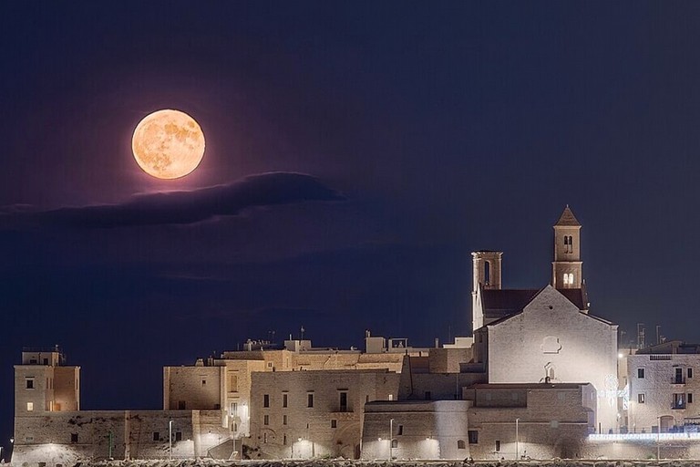 The orange blue moon. <span>Foto Michele Illuzzi</span>