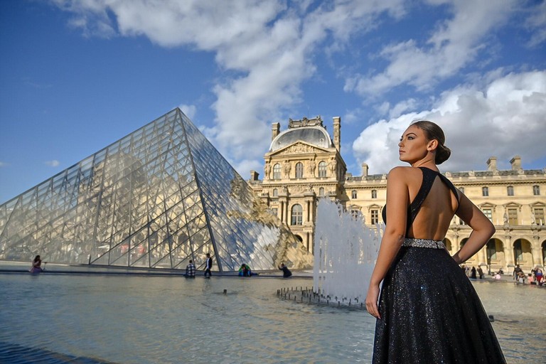 Top Fashion Model al Louvre